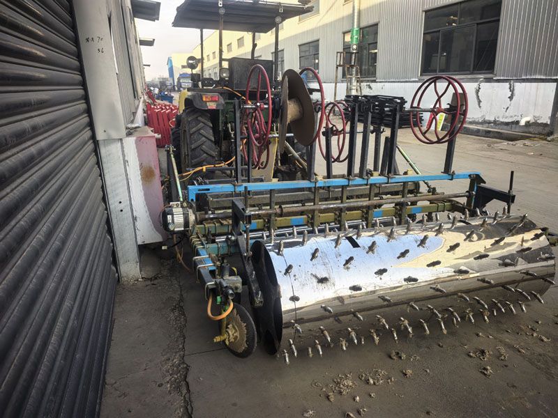 大蒜洋葱覆膜打孔一体机